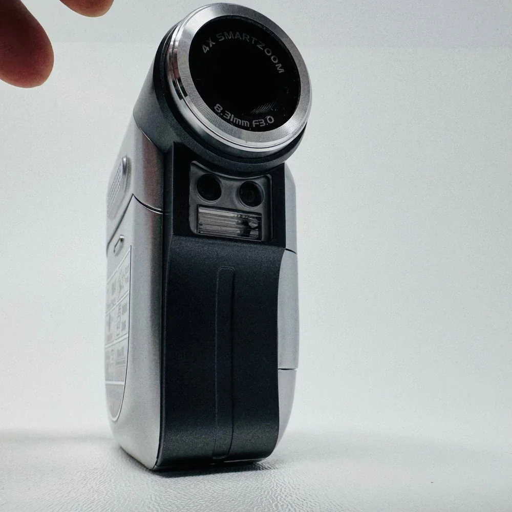 Aiptek DZO-V5T Digital Camcorder 5MP Silver Handheld Video Camera AA Battery